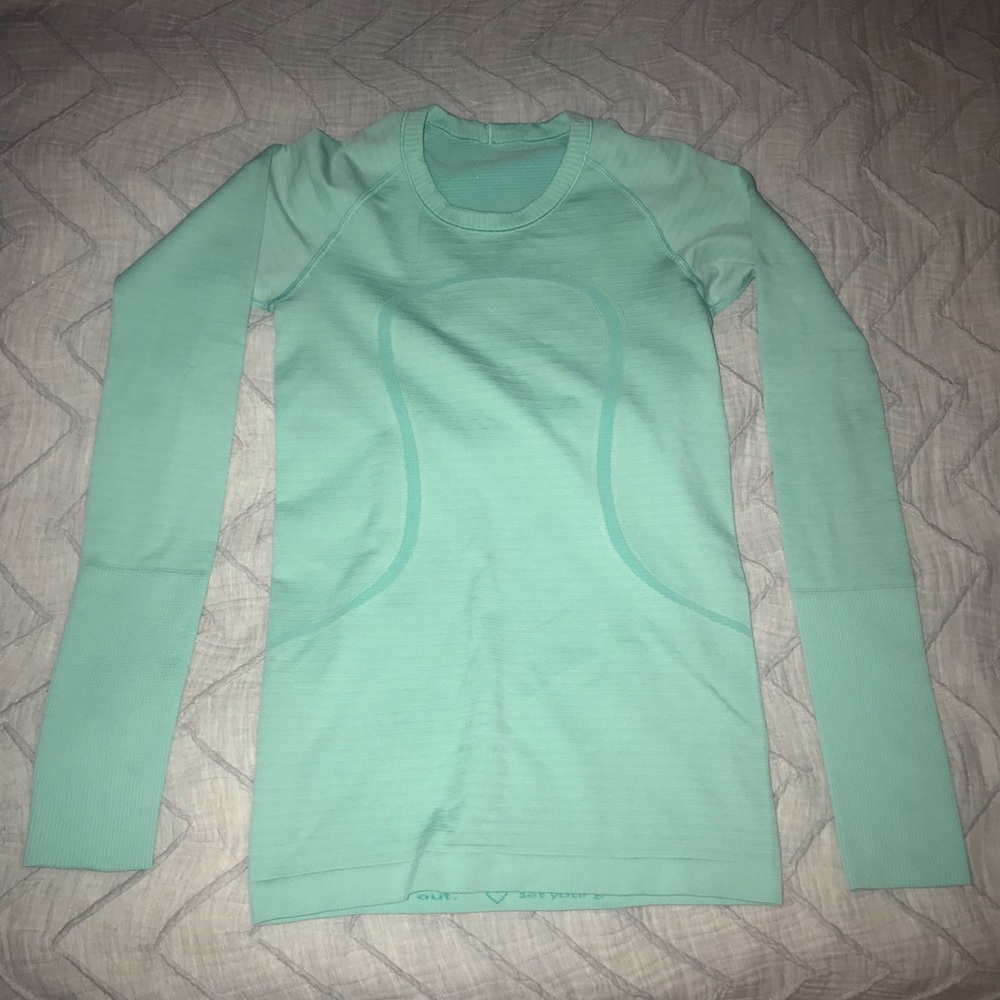 Long sleeve Lululemon top